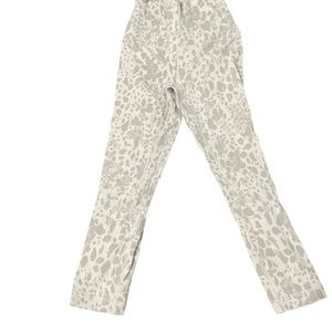 Lululemon leggings. Size 2. Excellent condition.